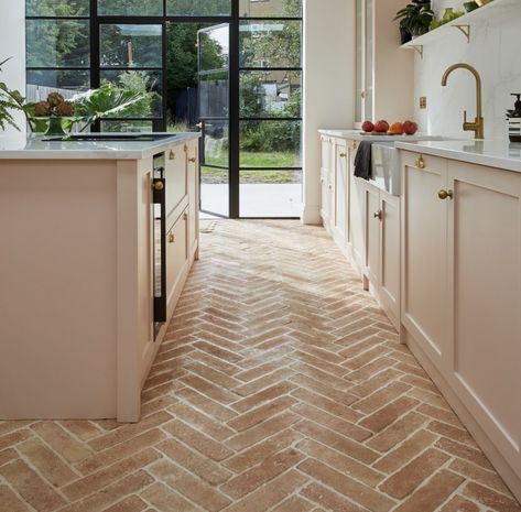 Brick Tile Herringbone Floor, Brick Floor Herringbone, Brick Chevron Floor, Herringbone Floor Outdoor, Brick Herringbone Kitchen Floor, Herringbone Stone Flooring, Herringbone Brick Floor Kitchen, Herringbone Terracotta Floor, Herringbone Kitchen Floor