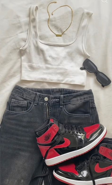 Red Black White Outfit Streetwear, Outfits For Red And Black Jordans, Air Jordan 1 Red And Black Outfit, Fits With Red Jordans, Black And Red Sneakers Outfit, Jordan Black And Red Outfit, Outfit With Red Jordans, Jordan Outfits Ideas, Red Black Jordans Outfit