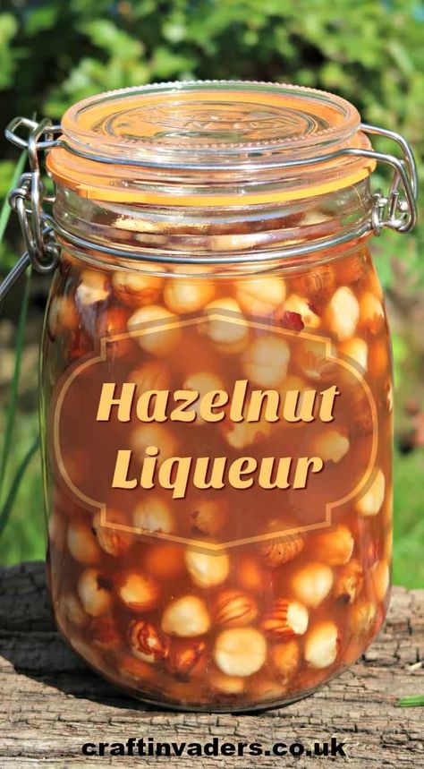 How to Make Hazelnut Liqueur Easily at Home • Craft Invaders Homemade Liqueur Recipes, Homemade Alcohol, Homemade Liquor, Liquor Recipes, Gin Recipes, Liqueurs Recipes, Homemade Syrup, Homemade Wine, Homemade Drinks