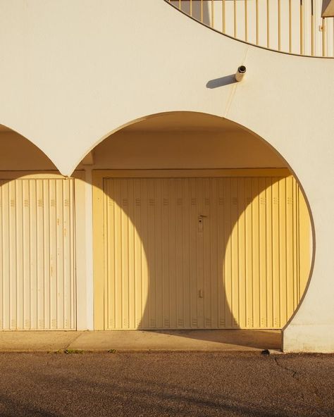 La Grande Motte (Jean Balladur) - clementevb photography Scott Cohen, Store Architecture, Lotus Temple, Jantar Mantar, Car Chair, La Grande Motte, Le Corbusier, Bauhaus, Architecture