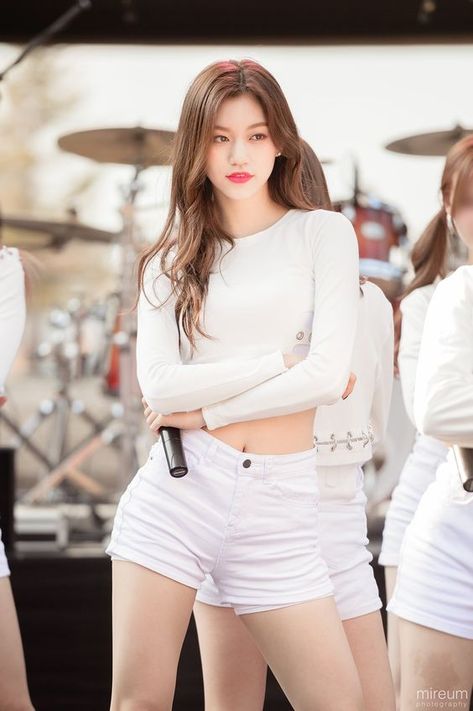 Doctor Dress, Kim Doyeon, Korean Actresses, New Fashion Trends, Korean Celebrities, Korean Beauty, On Stage, Korean Girl, Kpop Girls