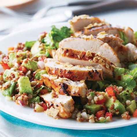 Grilled chicken on lime avocado quinoa salad Avocado Quinoa, Salad With Avocado, Everyday Dishes, Healthy Bites, Spring Vegetables, Grilling Chicken Breast, Quinoa Recipes, Chicken Salad Recipes, Chatelaine