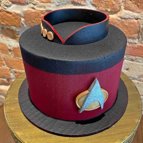 Star Trek Birthday Cake Ideas, Star Trek Cakes, Star Trek Cake, Star Trek Baby, Star Trek Birthday, Star Trek Party, Star Trek Wedding, Cake To Go, Cake For Husband