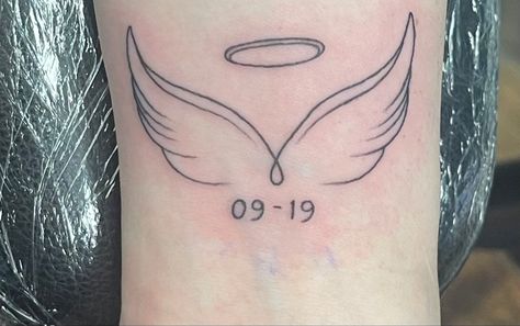 Angle Wings With Halo, Angel With Halo Tattoo, Angel Wings With Halo Tattoo, Angel Wings And Halo Tattoo, Angel Halo Tattoo, Wings And Halo Tattoo, Tattoos For Miscarriages, Lost Baby Tattoo, Angle Wing Tattoos