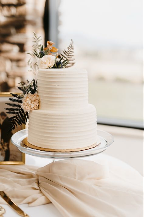 2 Layer White Wedding Cake, Wedding Cake For Small Wedding, Two Tier Boho Wedding Cake, Simple Wedding Cake 2 Tier Flowers, Wedding Cake 6 Inch, Simple Two Tiered Wedding Cakes, Simple Two Layer Wedding Cake, Simple Wedding Cake Ideas 2 Tier, Wedding Cake Simple 2 Tier