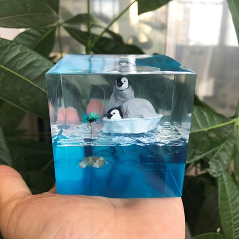 Cute Personalized Gifts, Resin Night Light, Art Assignments, Ocean Landscape, Gifts For Birthday, Lovely Creatures, Diy Resin Art, Resin Diy, Real Flowers