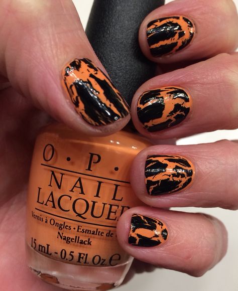 Halloween nails. OPI "where did Suzi's man-go" and black shatter Fall Nails For Men, Halloween Nails For Men, Halloween Nails Men, Men Nails, Holloween Nails, Orange Nail Designs, Nails Opi, Mens Nails, Men Halloween