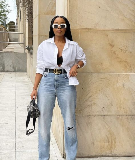 Black Top Summer Outfit, Blue Jeans Outfit Summer, White Oversized Blouse, Holey Jeans, Blue Jeans Outfit, Black Top Summer, Jean Button Up Shirt, Mum Jeans, Oversized White Shirt