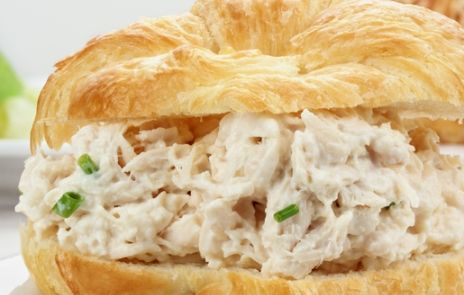 Basic chicken salad recipe. Chicken, lemon juice, mayo, celery, salt, and pepper. a good thing to have on file. Chicken Salad Sandwich, Chicken Salad Recipe, Salad Sandwich, Canned Chicken, Soup And Sandwich, Chicken Salad Recipes, A Chicken, Chicken Breasts, Chicken Salad