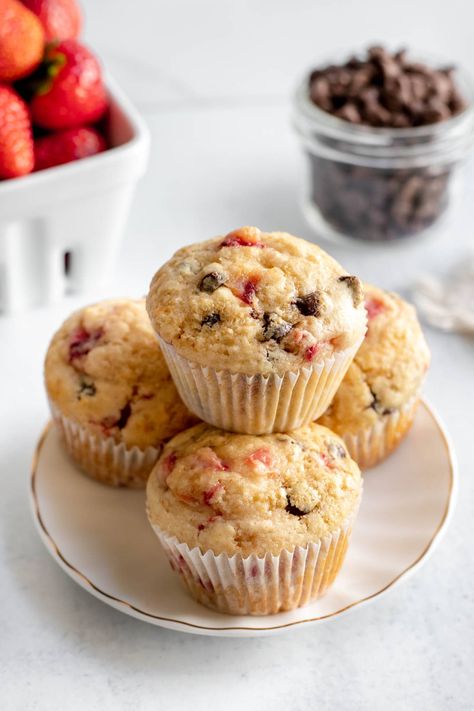 Easy to make and delicious, these strawberry chocolate chip muffins make a perfect breakfast or snack when you're on the go. From start to finish, they only take 30 minutes to make! Strawberry Chocolate Chip Muffins, Strawberry Chocolate Chip, Double Chocolate Chip Muffins, Zucchini Chocolate Chip Muffins, Gluten Free Banana Muffins, Easy To Bake, Pumpkin Cream Cheese Muffins, Tasty Desserts, Strawberry Muffins