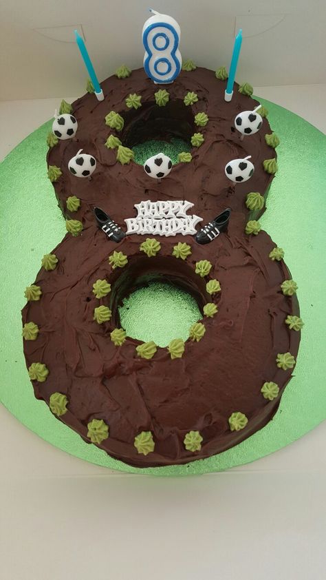 My 8 yr old boys cake this year. 👌 Cake Ideas For 8 Year Boy, Easy Cake Ideas, Animal Party Cake, Sports Birthday Cakes, Soccer Birthday Cakes, 8th Birthday Cake, Boys Cake, Bday Party Kids, Soccer Cake