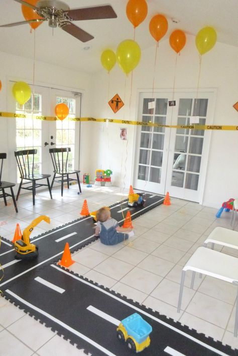 Drew Ideas, Construction Vbs, Construction Themed Birthday Party, Dump Truck Party, Digger Birthday, 4de Verjaardag, Construction Theme Birthday Party, Dump Truck Birthday, Festa Hot Wheels