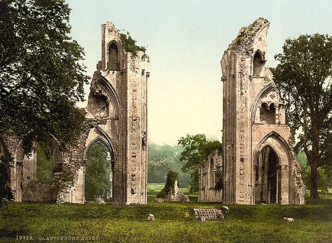 Frederick Bligh Bond resorted to psychic archeology because he didn't have permission to dig up the ruins of England's legendary Glastonbury Abbey. At least... Ruins Drawing, Queen Guinevere, Glastonbury England, Glastonbury Abbey, English History, The Ruins, Buy Wall Art, Interesting History, King Arthur