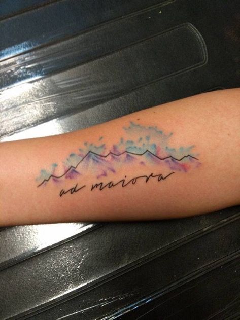 Mountain Tattoo Color, Mt Tattoo, Cool Nature Tattoos, Trap Tattoos For Women, Watercolor Mountains Tattoo, Moms Tattoo, Northern Lights Tattoo, Tattoo 2022, Small Watercolor Tattoo