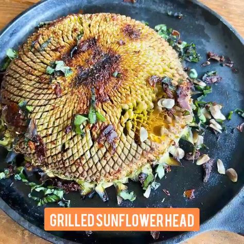 Twitter Sunflower Head, Campfire Cooking, Corn Recipes, Corn On The Cob, Heirloom Seeds, Vegan Lunch, Summer Recipes, Cooking Time, Vegan Vegetarian