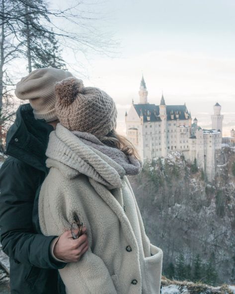 Neuschwanstein Castle Outfit, Neuschwanstein Castle Winter, Neuschwanstein Castle Photography, Germany Castles Neuschwanstein, Happy People Photography, Castle In Winter, Couple Photography Winter, Best Cities In Europe, Romantic Road