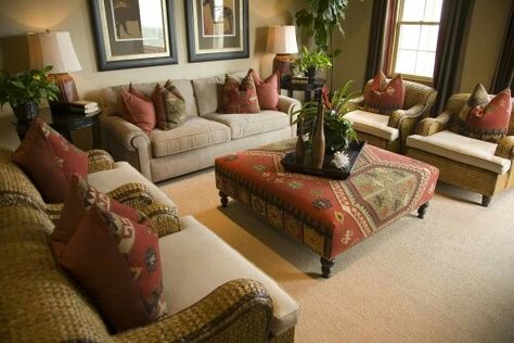 Lush living room Living Room With Ottoman, Cozy Living Room Design, Ottoman Decor, Ottoman Coffee, Trendy Living Rooms, Brown Living Room, Shabby Chic Vintage, Design Seeds, Ottoman Coffee Table