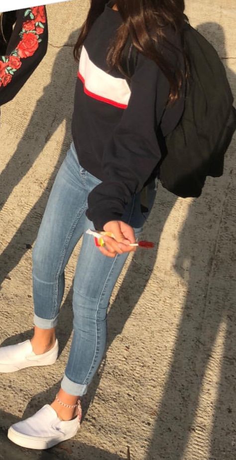 cuffed jeans with white vans and crop sweater White Vans Outfit Summer, Vans And Jeans Outfit, Outfits With White Vans, Moody Closet, Vans Outfit Summer, White Vans Outfit, Vans Outfits, Gay Outfits, Outfit Suggestions