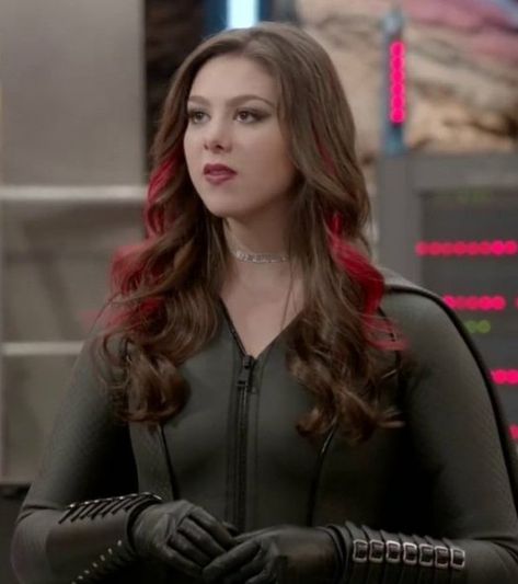 Evil Phoebe Thunderman, The Thundermans Phoebe, Phoebe Thunderman, Henry Danger Jace Norman, Kira Kosarin, Elizabeth Gillies, Iconic Women, Girls In Love, Favorite Celebrities