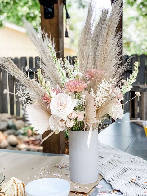 Boho Pinata Party Ideas, Boho Themed Party Birthdays, Boho Birthday Party Table Decor, Boho Birthday Centerpiece, Boho Chic Birthday Party Ideas, Boho Wild One First Birthday Girl, Wild One Birthday Party Girls Diy Boho, Boho Rainbow Baby Shower Centerpieces, Wild One Centerpieces Birthday Girl