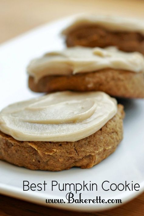 Thee BEST Pumpkin Cookies Cookies With Caramel, Pumpkin Cookie Recipe, Pumpkin Cookie, Caramel Frosting, Caramel Cookies, Köstliche Desserts, Pumpkin Cookies, Yummy Sweets, Eat Dessert