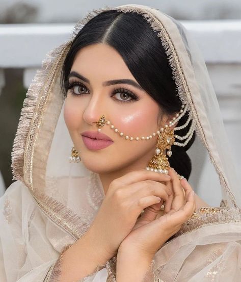 Bridal Nose Ring Pakistani, Nose Ring For Bride, Walima Makeup, Bridal Nose Ring, Lehenga Bridal, Pakistani Bridal Makeup, Haldi Outfit, Bridal Makeup Images, Rani Haar