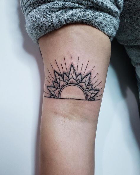 Katie on Instagram: “Some people will look at this and see a sunrise, some will see a sunset, and still others will just see half of a mandala. Like life, it’s…” Mandala Sunrise Tattoo, Half Circle Tattoo Design, Half A Sun Tattoo, Sunrise Tattoos For Women, Half Circle Tattoo, Mountain Sunrise Tattoo, Sunrise Tattoo Rising Sun, Sunrise And Sunset Tattoo, Sun Mandala Tattoo