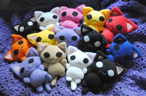 Hand Sew Plushies, Kawaii Cat Plush, Cat Plush Pattern Free, Diy Cat Plush, Cute Plush Pattern, Homemade Plushies, Sewing Patterns Plushies, Cat Plushie Pattern, Cat Plush Pattern