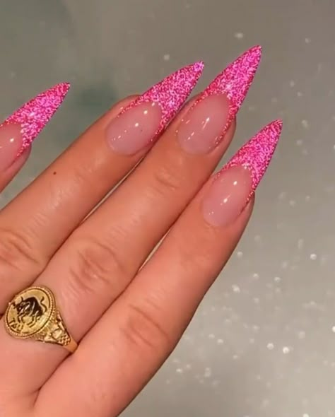 Hot Pink Glitter Nails, Pink Shimmer Nails, Shimmer Nails, Acrylic Nails Stiletto, Stilleto Nails Designs, Hot Pink Glitter, Glitter Rosa, Pink Glitter Nails, Pink Acrylic Nails