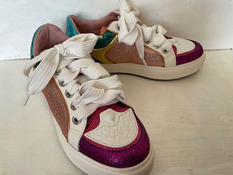 These are my new sparkly trainers from Kurt Geiger. They are my favourite so far and I absolutely love them. Tenis Kurt Geiger, Sparkly Trainers, Rainbow Sparkle, Kurt Geiger, My Favourite, Vision Board, Sparkle, Rainbow