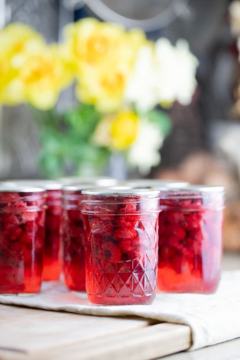 Canning Raspberries: Canning Frui Recipes - Are you looking for a way to preserve raspberries this summer? Canning whole raspberries is a great way to enjoy the flavor of summer's sweet treats all year. With just three ingredients and a few easy steps, you can learn how to can raspberries the easy and healthy way! From preparing the fruit to water bath canning the jars, this home canning recipe will walk you through everything you need to know to start preserving the raspberry harvest. Home Canning Recipes, Water Bath Canning, No Cooking, Home Canning, Three Ingredient, Preserving Food, Canning Recipes, Vegan Gluten Free, Vegan Vegetarian