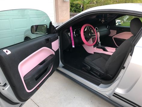 Pink Mustang Interiors, Pink Mustang Accessories, Mustang Pink Interior, Nissan Sentra Accessories, Girly Mustang, Mustang Interior Ideas, Pink And Black Car Interior, 06 Mustang, Pink Jeep Accessories