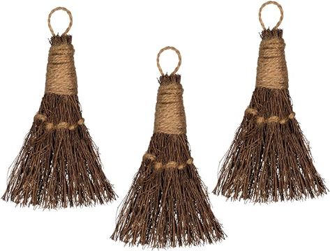 Cinnamon Broom 6" - Cinnamon Broomstick Scented 3 Pack -Mini Broom - Witches Broom Decor for Halloween - Cinnamon Broomstick - Mini Broomstick : Amazon.co.uk: Grocery Witches Brooms Cinnamon, Cinnamon Broom Ornaments, Mini Broomstick, Table Christmas Tree, Cinnamon Fragrance, Cinnamon Broom, Cinnamon Smell, Straw Broom, Whisk Broom