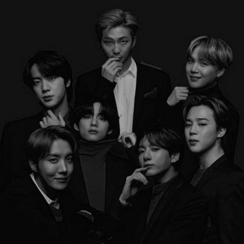 Wattpad Icon Black, Bts Ot7 Black And White, Bts Pfp Ot7, Bts Pfp Aesthetic, V Pfp Aesthetic, Bts Black Aesthetic, Black Pfp Aesthetic, Bts Pfp, Bts Monochrome