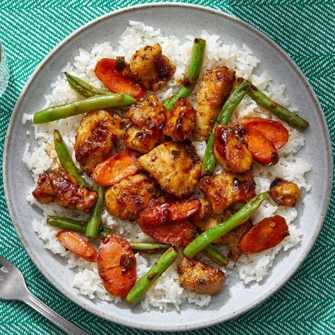 Recipe: Spicy Sambal Chicken & Rice with Stir-Fried Vegetables - Blue Apron Sambal Chicken, Green Beans And Carrots, Carrots Green Beans, Soy Glaze, Blue Apron Recipes, Chicken Green Beans, Carrots And Green Beans, Soy Chicken, Stir Fry Recipes Chicken