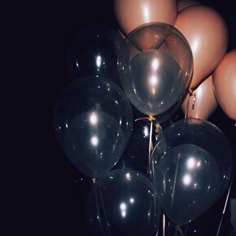 .. Birthday Sweet 16, Birthday Balloons Pictures, Birthday Girl Quotes, Balloon Pictures, Happy Birthday Wallpaper, Birthday Wallpaper, Tumblr Quotes, Birthday Background, Birthday Photoshoot