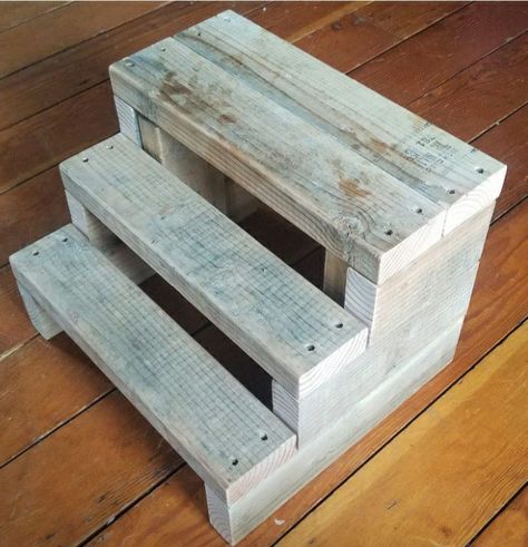 Diy Step Stool, Step Stool Diy, درج السلم, Wood Step Stool, Diy Stool, Diy Step, Wooden Step Stool, Wood Steps, Wooden Steps