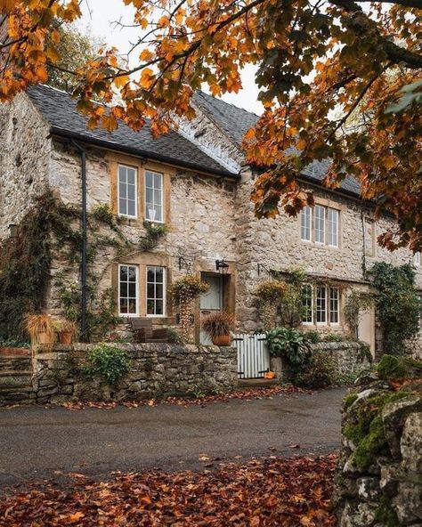 Dreams Cottages And Gardens James Lloyd, Lloyd Cole, English Country Cottage, British Architecture, England Homes, Vintage French Country, Cottage Style Homes, Dream Cottage, British Countryside