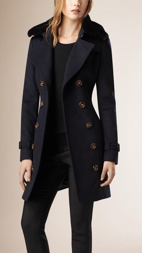 Burberry Fur Collar Wool Cashmere Trench Coat Black Fur Collar Coat, Trench Coats Women Outfit, Burberry Wool Coat, Fur Trench Coat, Checkered Coat, Oversized Wool Coat, Slim Fit Coat, Oversized Trench Coat, Fall 2014 Fashion