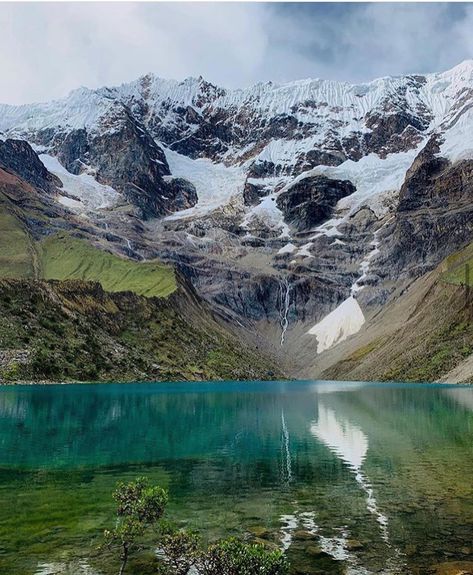 Perú Destinations 🇵🇪 on Instagram: “📍Laguna Humantay, Cusco 💙 #PeruDestinations | #Southamerica  Photo by @kharibiskut” Lago Titicaca Peru, Salkantay Trek, Glacier Lake, Machu Picchu Peru, Scenic Photography, Peru Travel, Beautiful Sites, Machu Picchu, Best Places To Travel