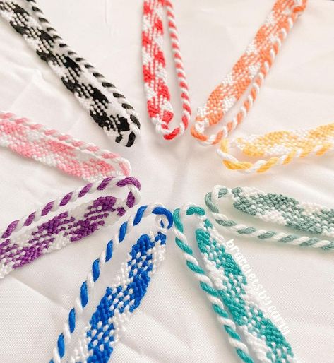 Diy Friendship Bracelets Easy, Aesthetic Embroidery, Cool Friendship Bracelets, Friendship Bracelets Easy, Diy Friendship Bracelets Tutorial, Friendship Bracelet Patterns Easy, Embroidery Bracelets, Friendship Bracelets Tutorial, Fire Flame