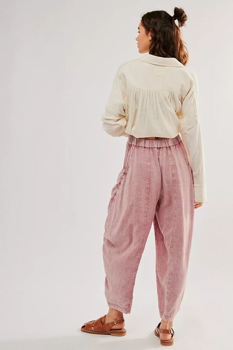 High Road Pull-On Barrel Pants | Free People Texas Womens Fashion, Barrel Leg Pants, Barrel Pants Outfit, Boho Spring Outfits, Loose Clothing Style, Free People Outfits, Natural Clothing Style, Spring Outfits Boho, Barrel Pants