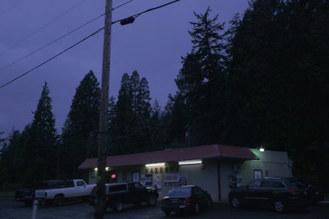 Small Town Mystery, Town Aesthetic, Midwest Emo, Small Town America, American Gothic, Photography Inspo, Aesthetic Photo, Small Town, Pacific Northwest