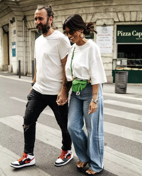 White Shirt And Jeans Outfit Couple, White Shirt And Jeans Outfit, Jeans And White Shirt, Shirt And Jeans Outfit, Sassy Outfits, 2024 Street Style, Outfit Couple, Wide Leg Jeans Outfit, Copenhagen Street Style