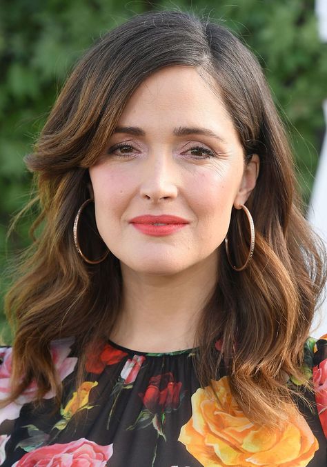 33 Brown Hair Color Ideas - 2018's Best Light, Medium, and Dark Brown Shades for Brunettes Love Makeup Looks, Mary Rose Byrne, Brunette Shades, Blonde Inspiration, 2018 Hair, Rose Byrne, Brunette Color, Hair Color Ideas For Brunettes, Popsugar Fashion