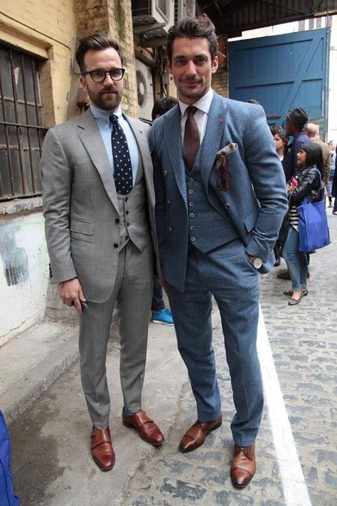 Men In Suits, Costume Gris, The Suits, Dresses For The Races, Herren Style, Italian Suit, Mens Formal Wear, Tie Shirt, Traje Casual