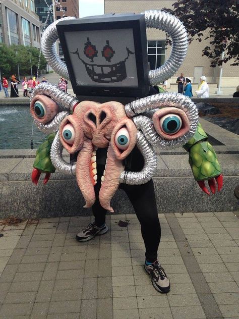 Flowey Cosplay, Undertale Costumes, Omega Flowey, Undertale Tumblr, Undertale Cosplay, Bendy Y Boris, Awesome Cosplay, Undertale Memes, Undertale Funny