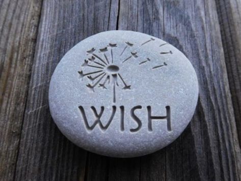 Painted Rocks Ideas, Wedding Day Wishes, Dremel Crafts, Dremel Carving, Dremel Projects, Stone Engraving, Wishes For Friends, Friends Gifts, Painted Rocks Diy