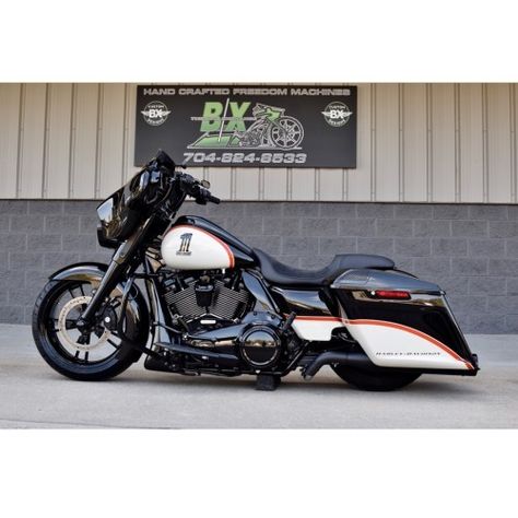 Harley Painting, Street Glide Custom, Harley Street Glide Special, Hd Street Glide, Cvo Street Glide, Custom Street Glide, Harley Street Glide, Street Glide Harley, Harley Fatboy