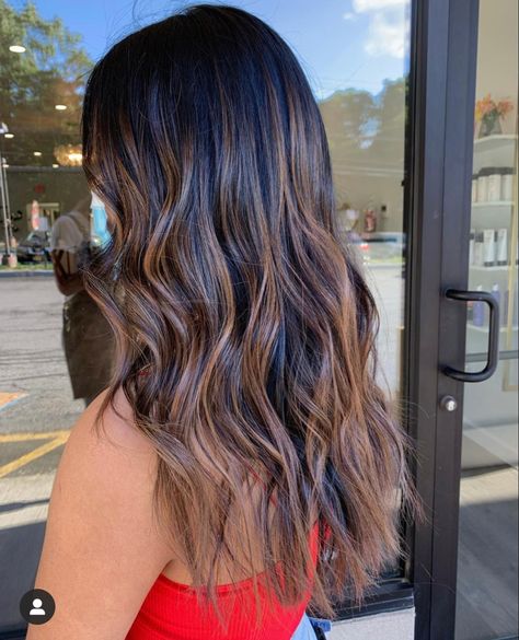 Dark Roots With Caramel Balayage, Caramel Balayage Dark Hair, Brunette With Caramel Balayage, Dark Bolyoge Hair, Caramel Bayalage On Dark Hair, Caramel Balayage On Dark Hair Short, Bob Bayalage, Caramel Balayage Straight Hair, Warm Caramel Balayage Brunettes